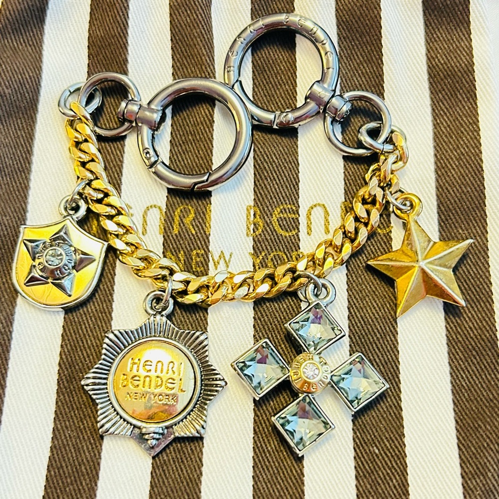 🔥NWOT🔥 Henri Bendel Military Charm Swag Bag Charm/ Keychain/ Bracelet - Picture 2 of 12